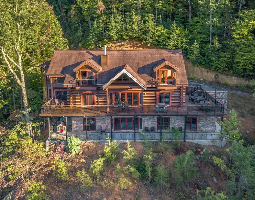 Tanglewood Mountain Lodge 8 Bedrooms 5 Bathrooms Home