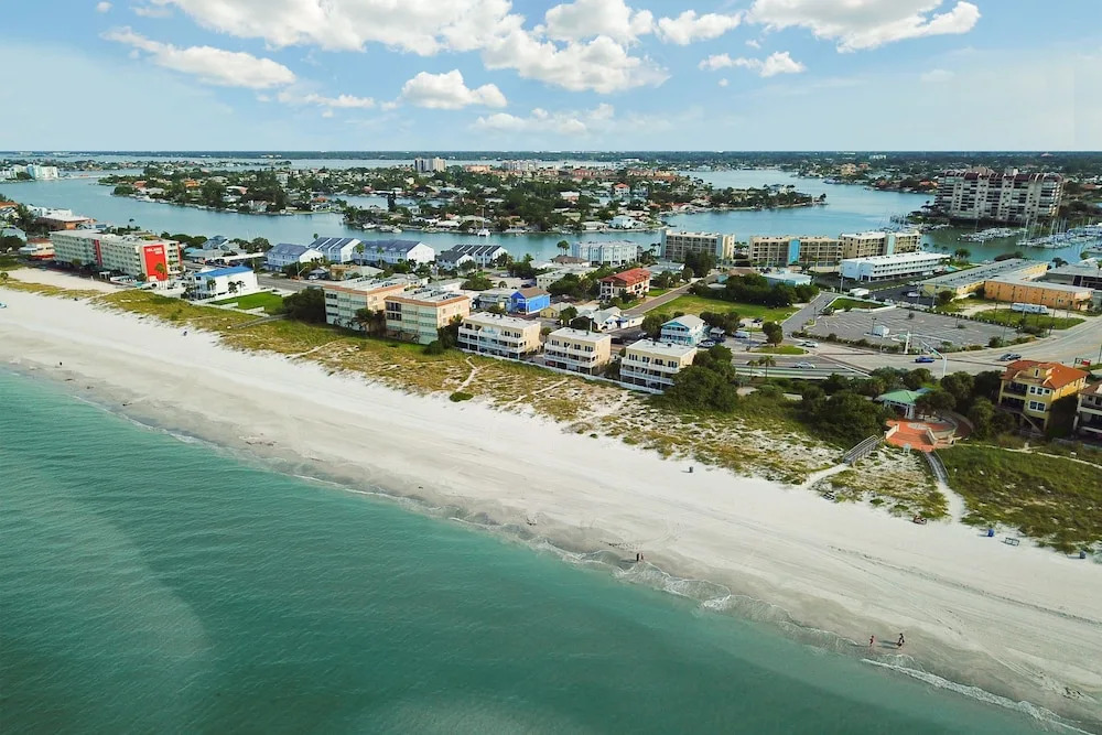 New Listing! Beachfront Bliss W/ Stunning Views 3 Bedroom Townhouse