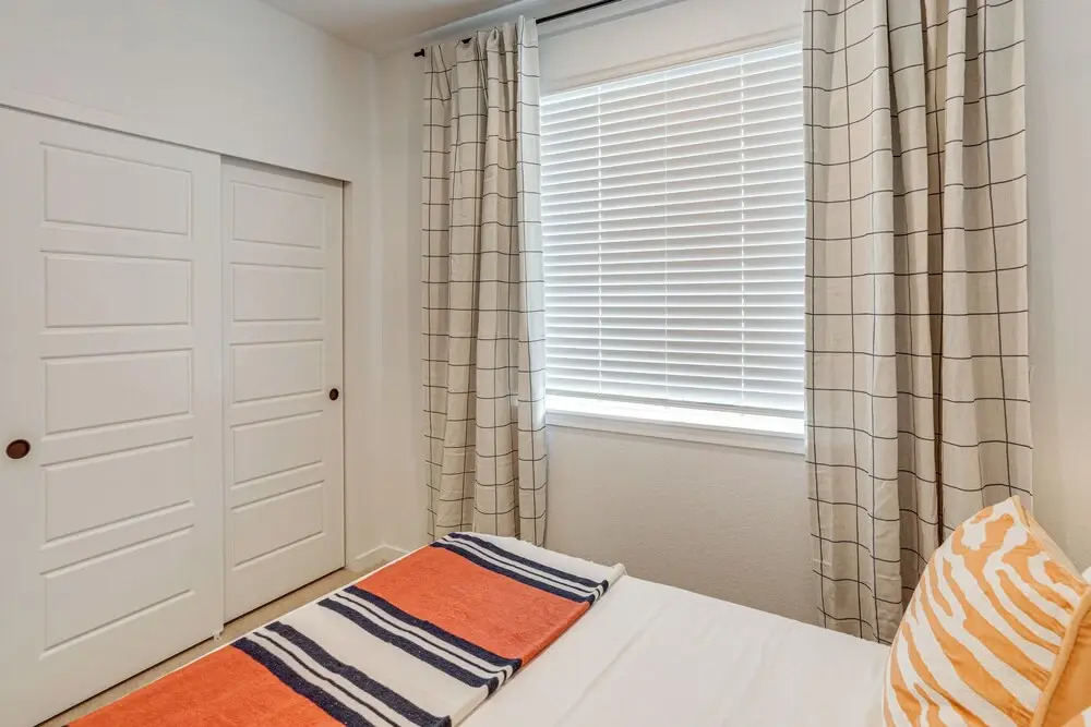 Great for Families! Newly Built Home in Aurora