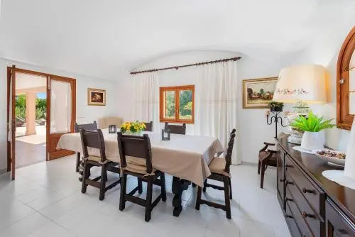 Villa Francisca by Villa Plus