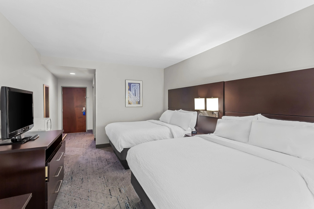 Holiday Inn Express & Suites Cross Lanes by IHG