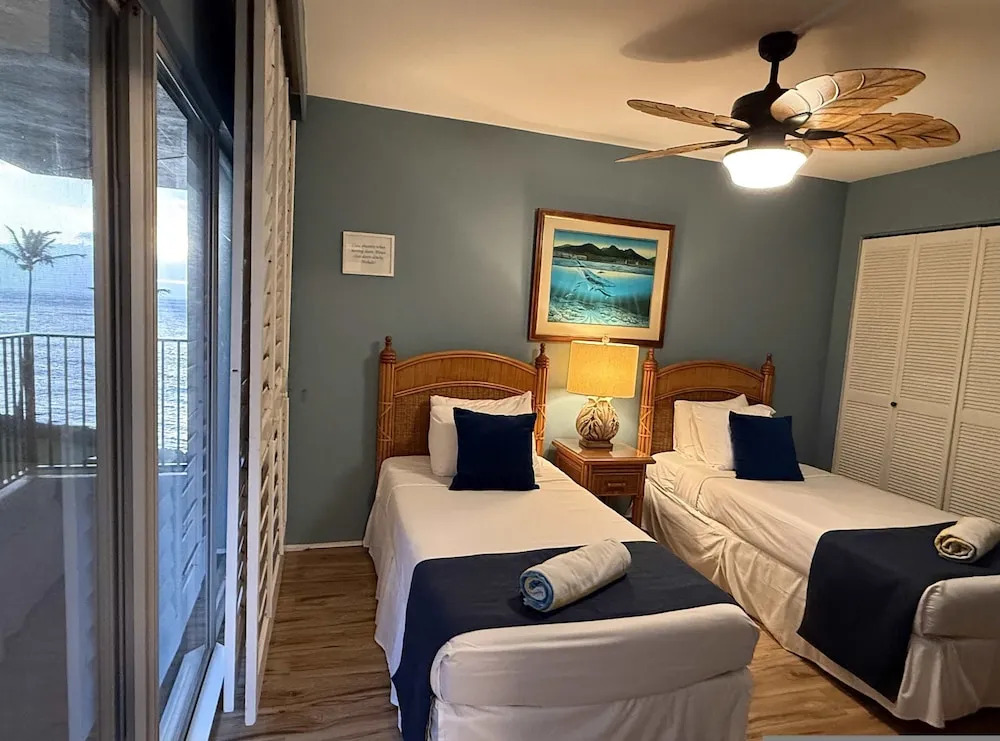 Whale Watching Oceanfront Escape Molokai Views Cool Tropical Breezes