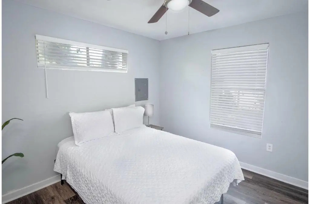Remodeled Vintage Charm 1br/1ba Apt Close to DT