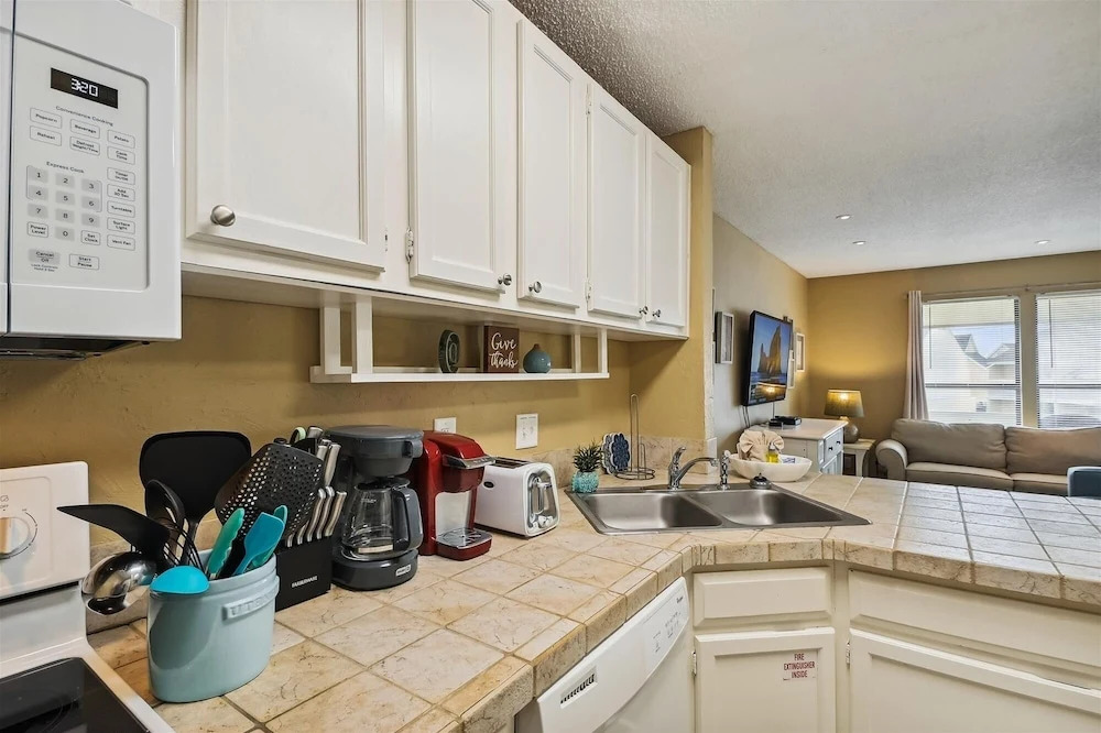8226 is an upstairs pet friendly studio located in Sandpiper Cove by RedAwning