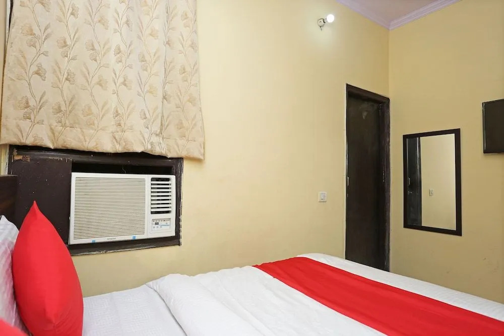 OYO 37262 Akash Guest House