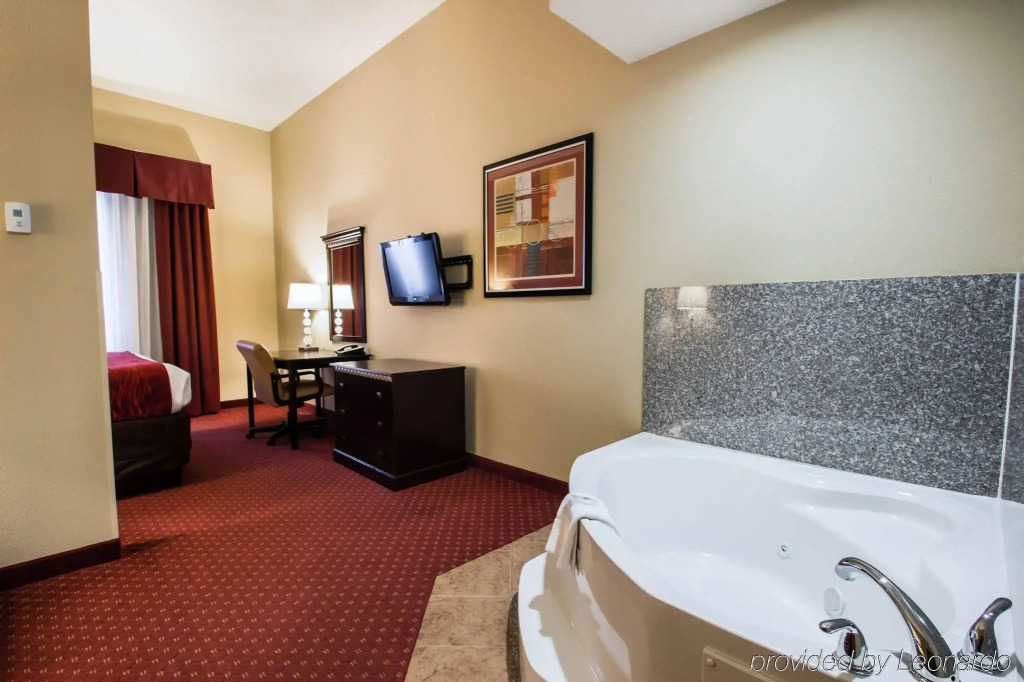 Comfort Inn and Suites Maingate South Davenport
