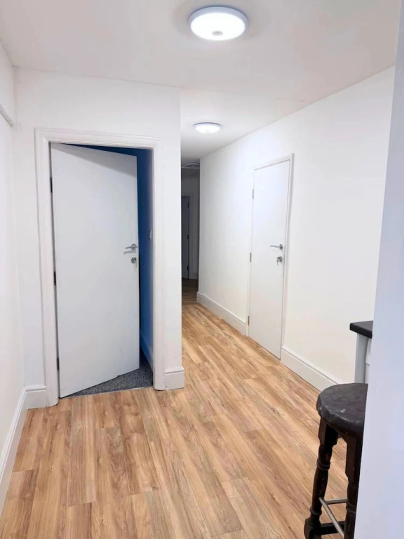 Spacious 6-bedroom Property With Ensuite Perfect for Groups