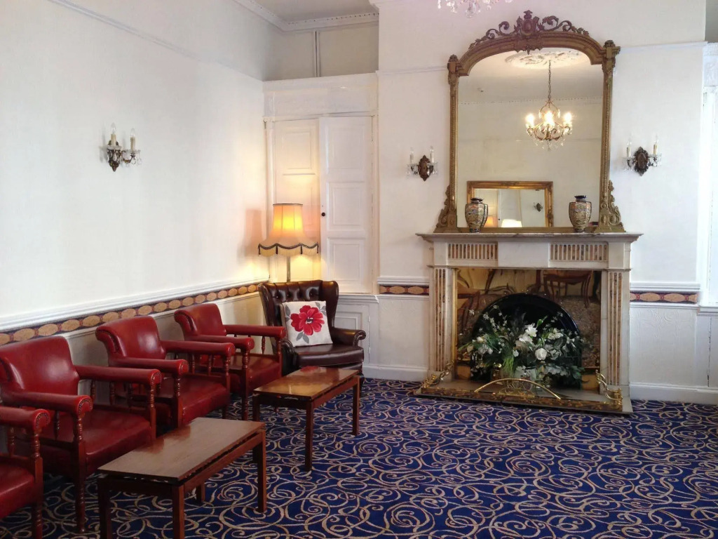 Dergvale Hotel