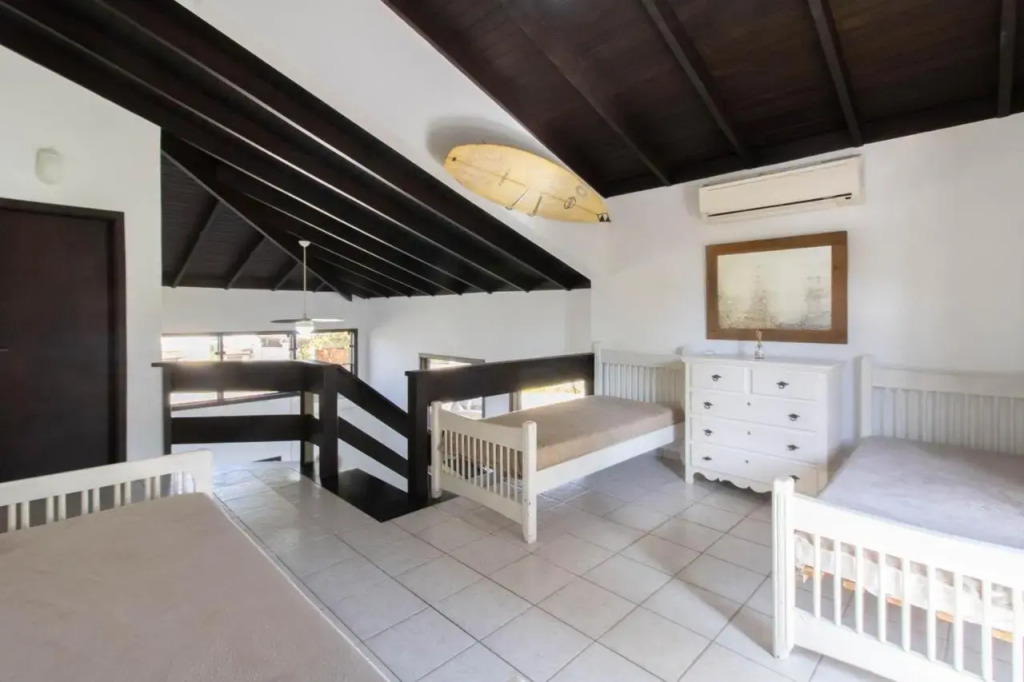 Linda Casa! Acesso privado praia Guaratuba(50mts)