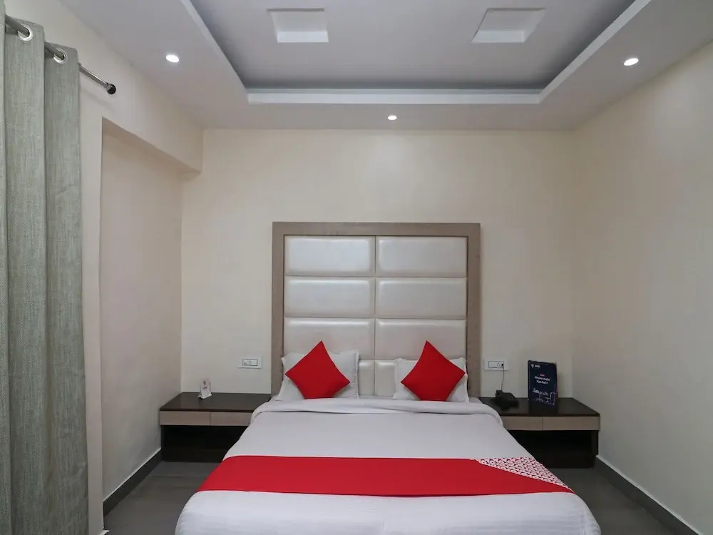 OYO 18631 Hotel King's