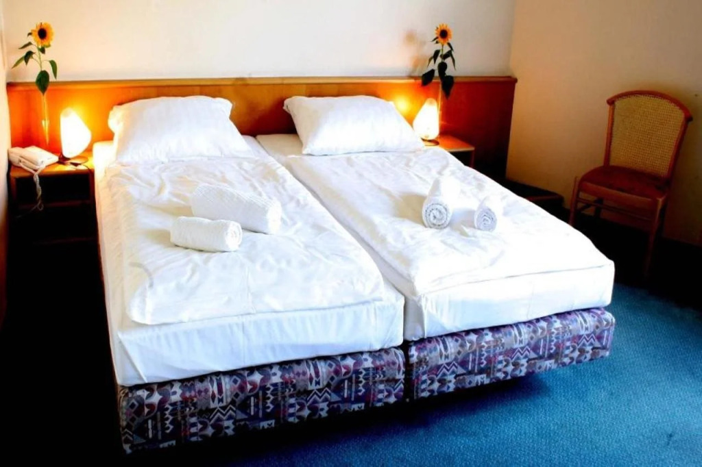 Hotel LEANO