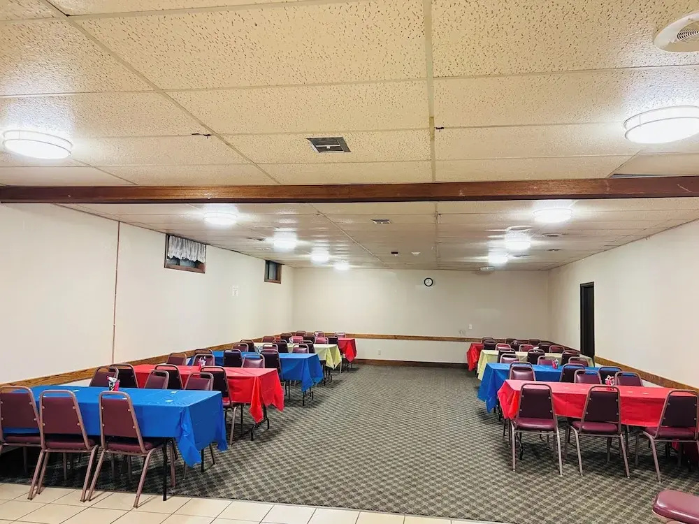 Hometown Inn & Suites