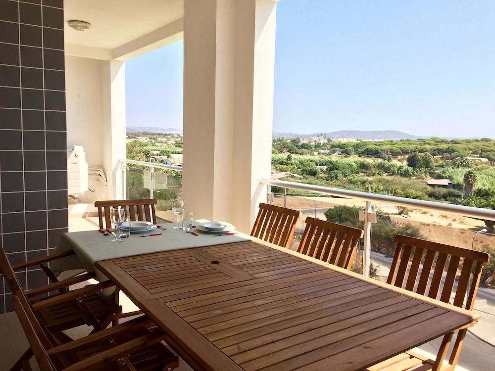 Apartment With 2 Bedrooms in Quarteira, With Pool Access, Furnished Ga