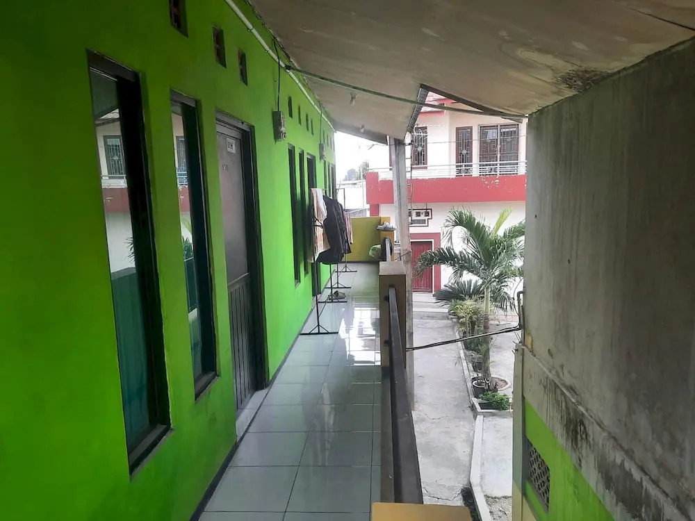 OYO Life 93023 Kost Bulan Karawang