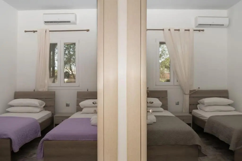 PIERINA HOUSE (by the Tsilivi beach)