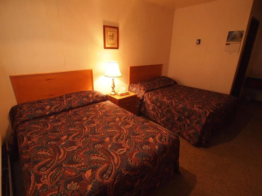 Lakeside Motor Inn