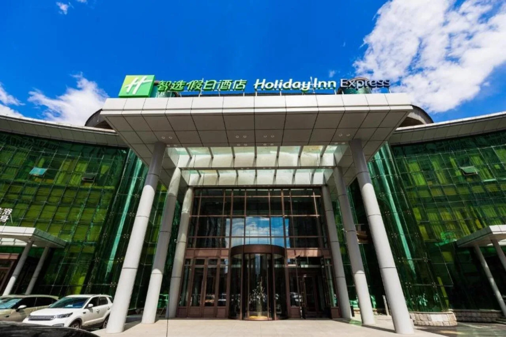哈尔滨华融饭店-哈尔滨中央大街火车站博物馆地铁站