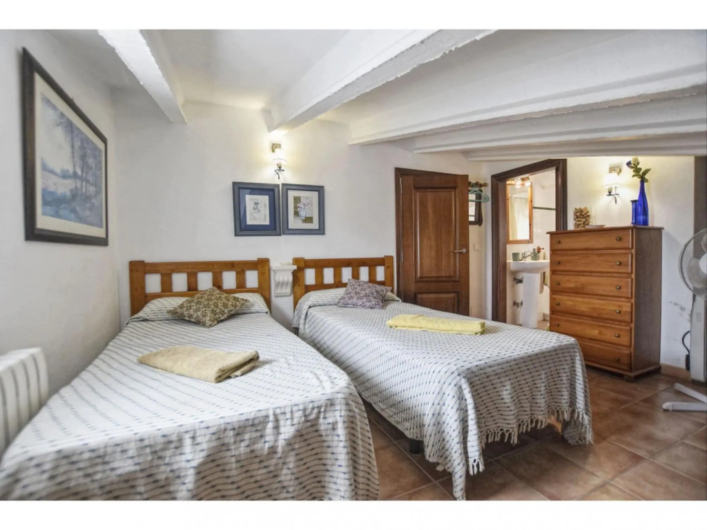 Villa with pool, garden and WIFI located 6 km from the sea in La Argentina