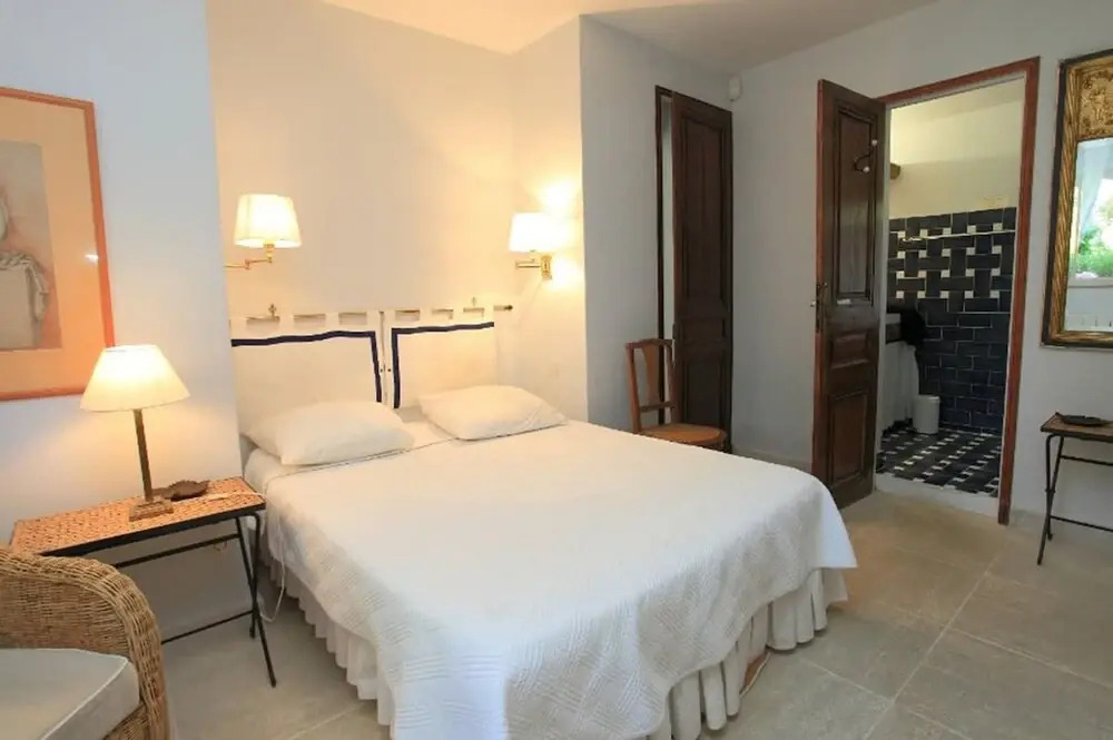 Provencal Villa in the Heart of the Luberon Scrubland