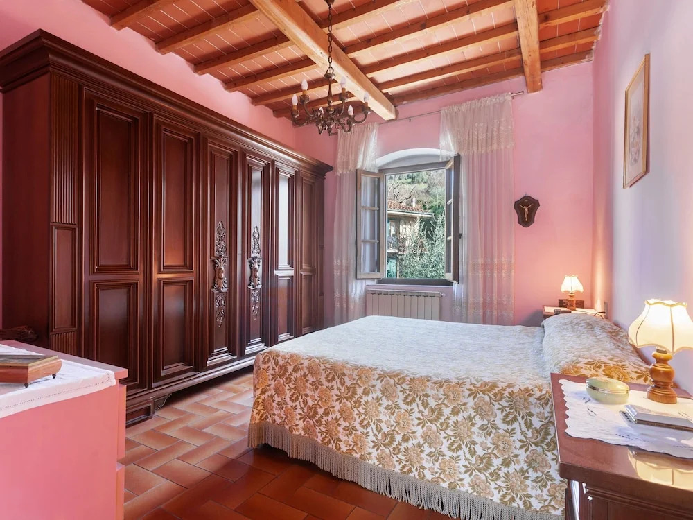 Vintage Holiday Home in Greve in Chianti With Terrace