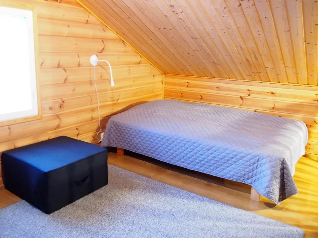 Metsätuuli 7