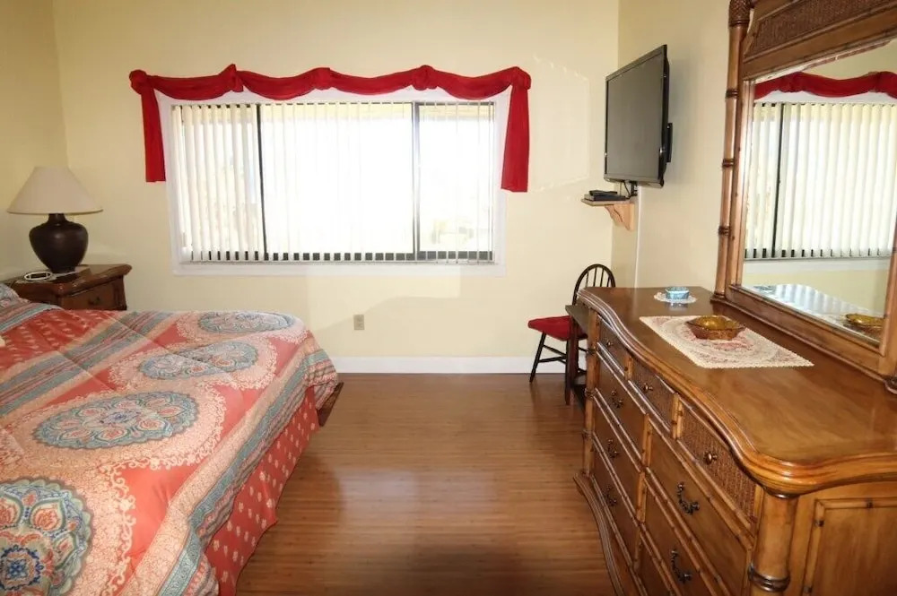 Summerhouse 149 2 Bedroom Condo by Redawning