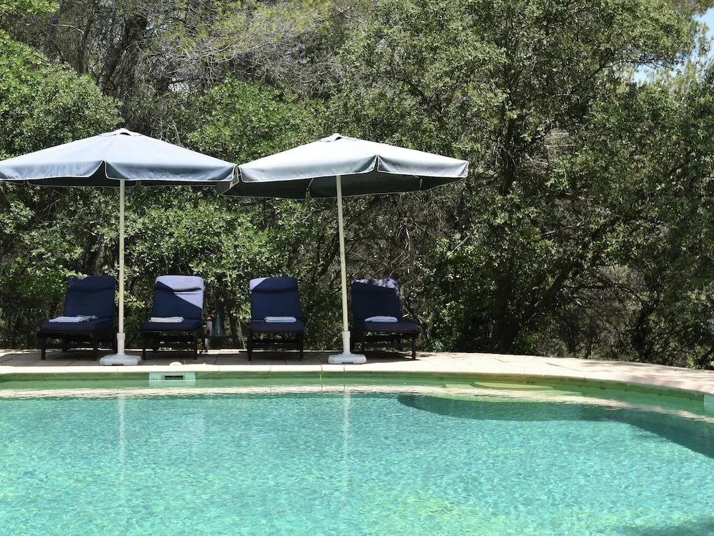 Charming Villa in Lauris South of France with Private Pool