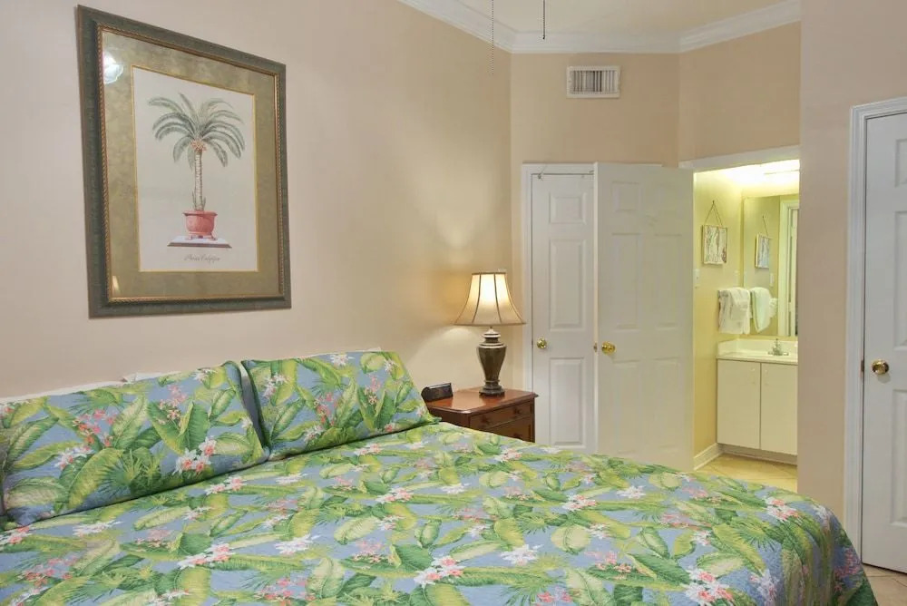 561 E. Beach Blvd Penthouse #1302 1 Bedroom 2 Bathrooms Condo