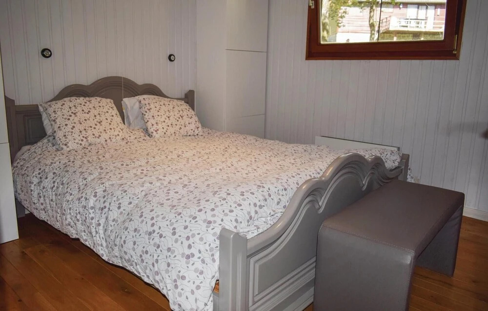 Amazing Home in Somme-leuze With 3 Bedrooms