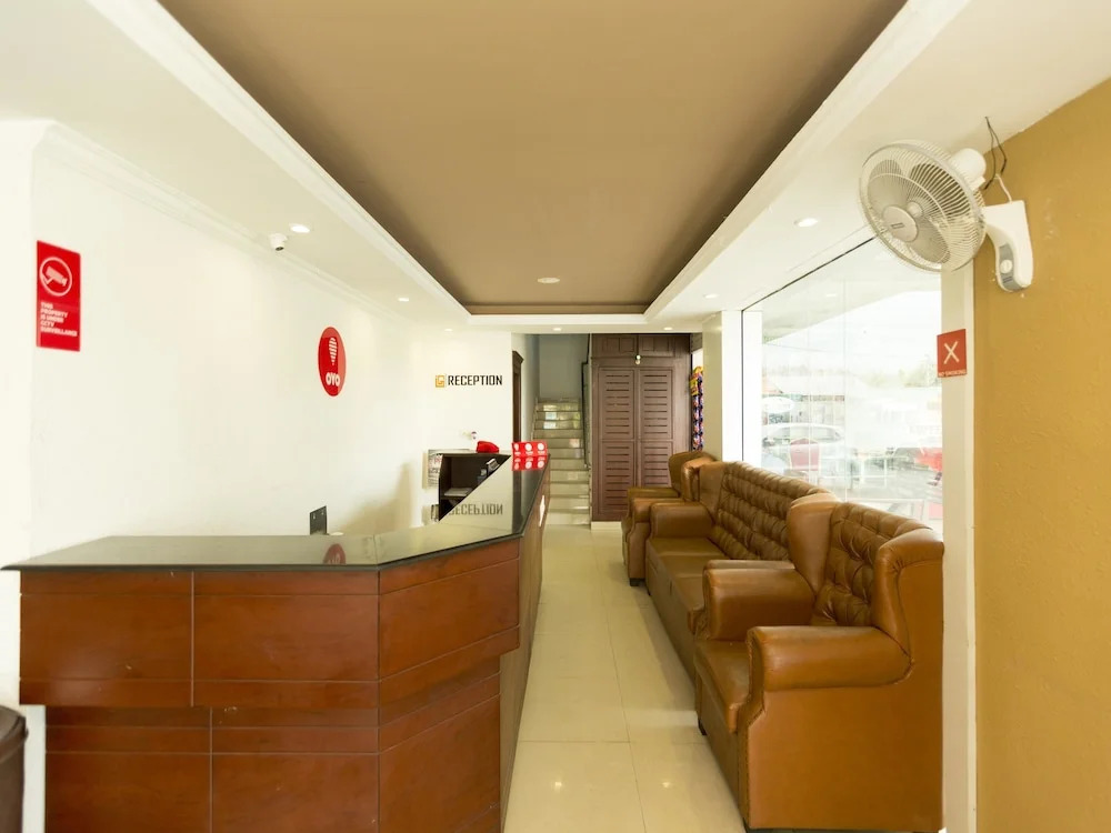 OYO 9122 Hotel Ivory Grande