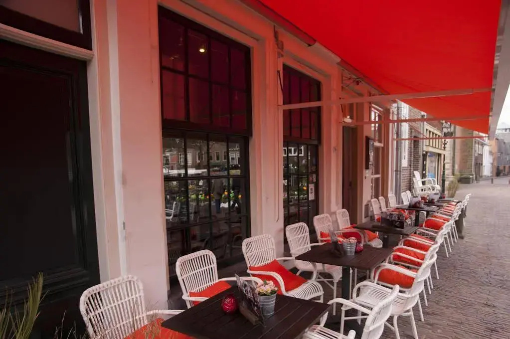 Long Johns Pub & Hotel