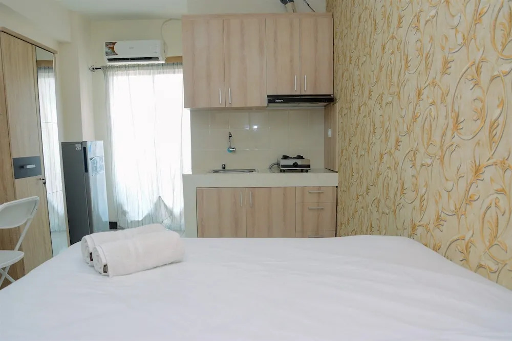 Minimalist and Convenient Studio Cinere Resort Apartment