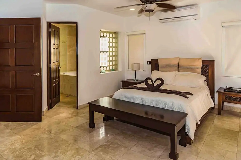 Hermosa Mayette Villa by ChezPlaya