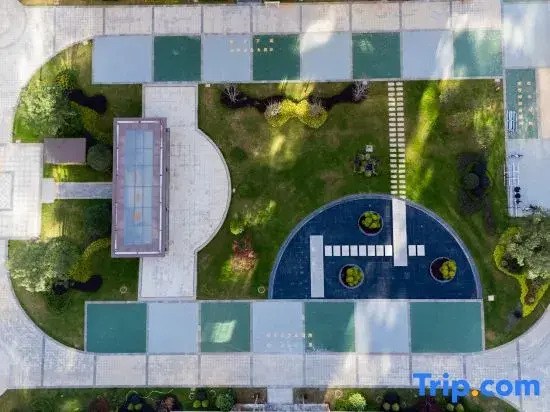 EzzI Hotel