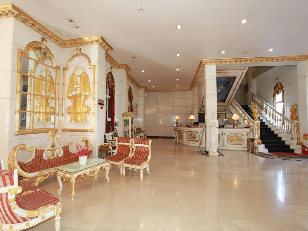 Royal Garden Hotel