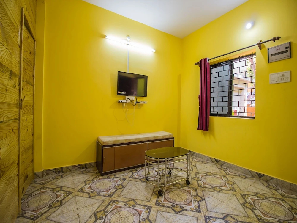 OYO 12435 Home Sunny 2BHK Uddo Beach