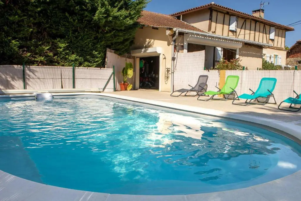 Villa charmante en pleine campagne de Courrensan avec piscine privée