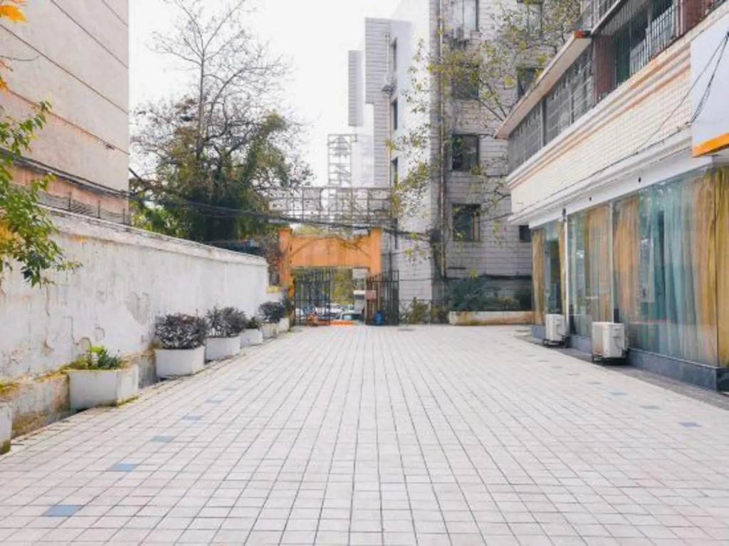 Guiyang Xinyuan Business Hotel (Huaxi Park Area)
