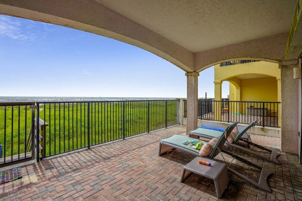 Incredible Views From Oceanfront 3 Bedroom  Townhouse by RedAwning