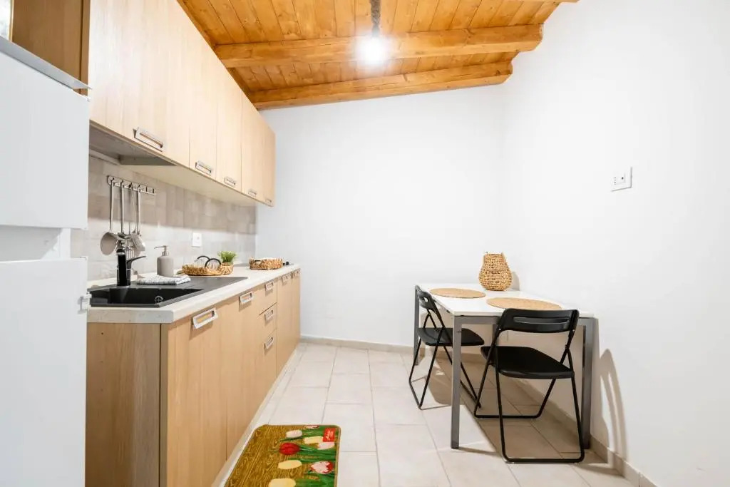 Sea front historic house in the heart of old town, inside torrione aragonese