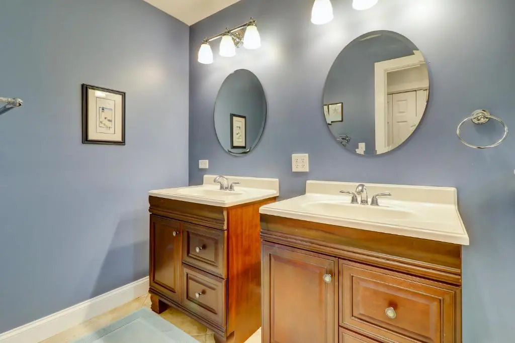 154 The Greens 3 BR Shipyard Condo