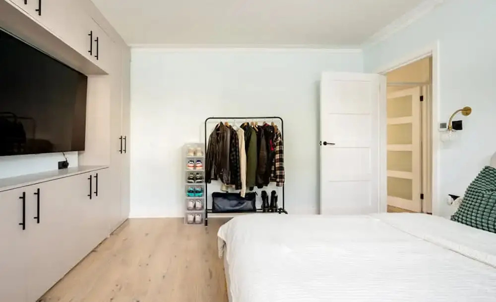 The Blooming Minimalist- by Out of Office Lifestyle