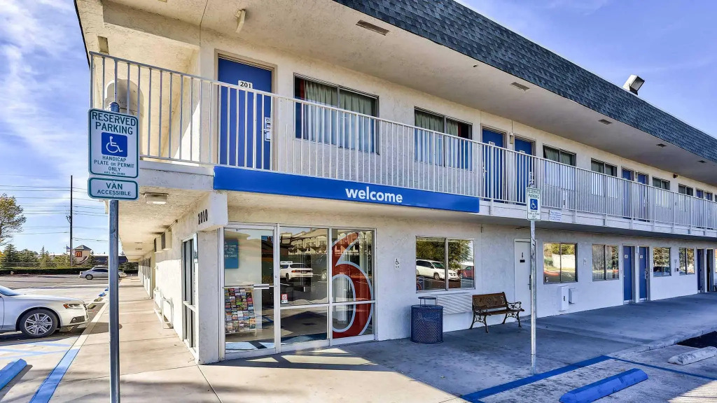 Motel 6-Flagstaff, AZ - Butler