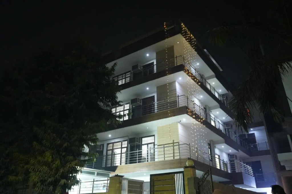 OYO 37169 Hotel Quadis