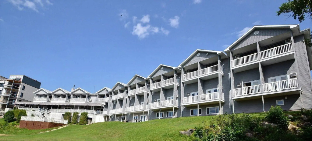 Auberge Des Îles, un hôtel Hyvi