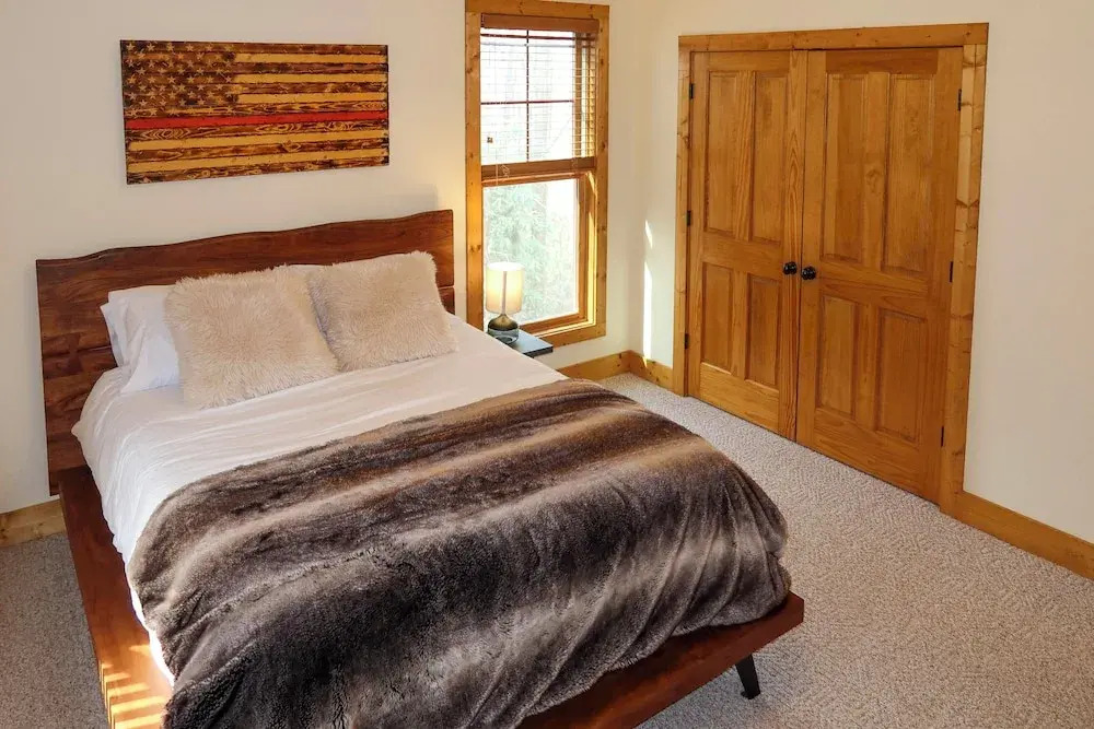 Secluded Sapphire Chalet w/ Game Room + Decks
