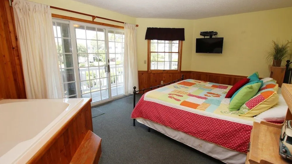Lighthouse Jewel 1141 - 6 Br Home