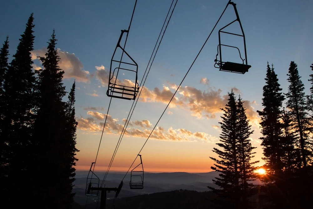 Amazing Mountain Views and Full Kitchen by RedAwning - Save 20% on 7+ Nights!