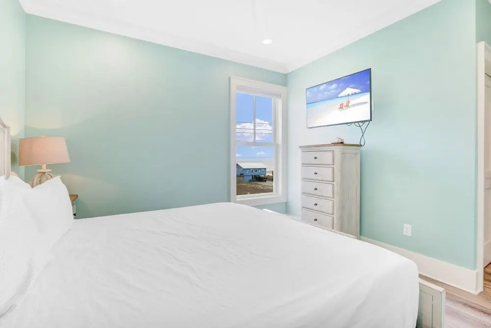 Porpoise-full Life Spacious 4 Bedroom Beach Home With Pool