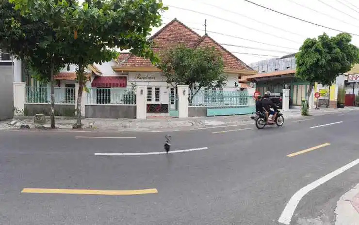 Reisban Coffee Shop and Hostel